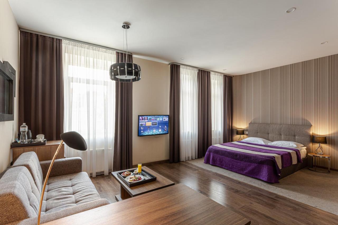 Senator Maidan Aparthotel Kiev Exterior foto