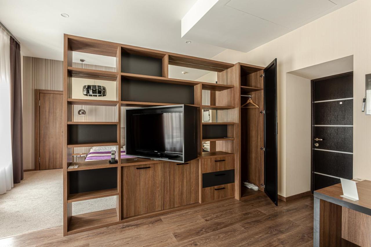 Senator Maidan Aparthotel Kiev Exterior foto