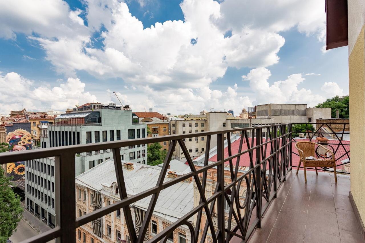 Senator Maidan Aparthotel Kiev Exterior foto