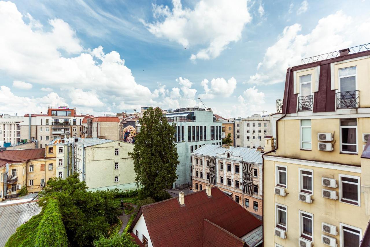 Senator Maidan Aparthotel Kiev Exterior foto