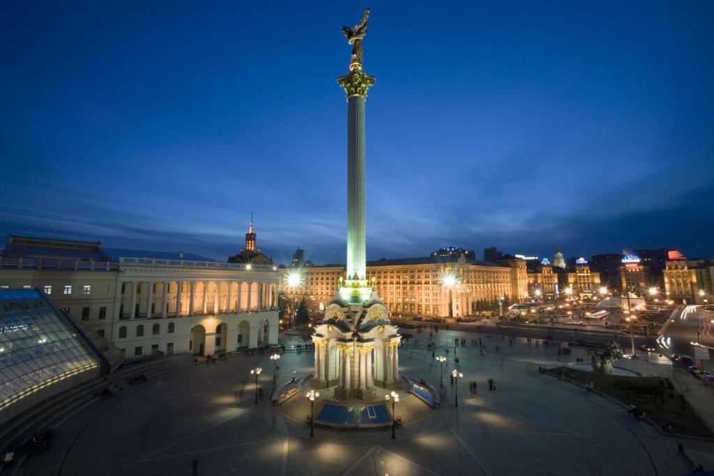 Senator Maidan Aparthotel Kiev Exterior foto