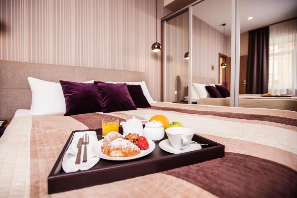 Senator Maidan Aparthotel Kiev Exterior foto